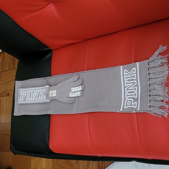 PINK Victoria's Secret Accessories - Scarf Set